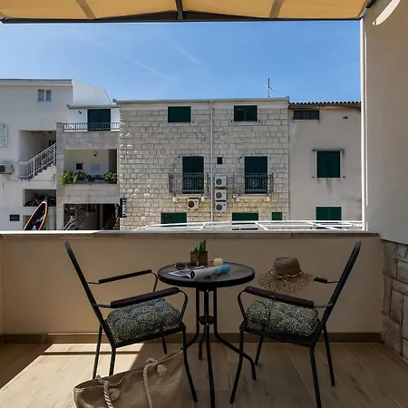 With Parking Space - 21544 Apartment Makarska