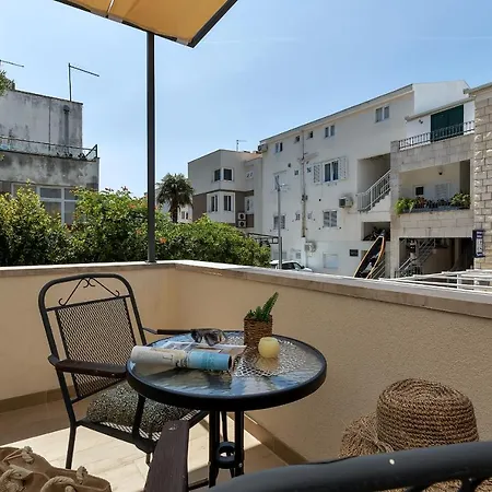 Apartment With Parking Space - 21544 Makarska