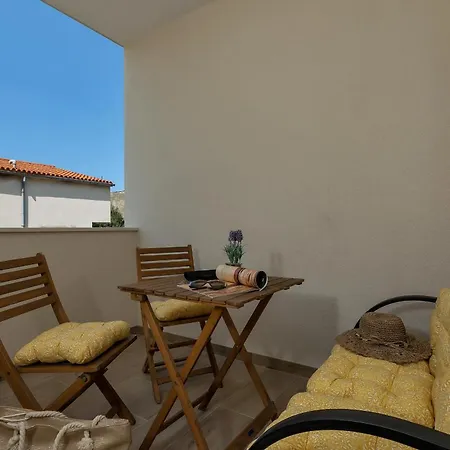 With Parking Space - 21544 Apartment Makarska