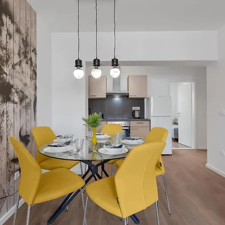 With Parking Space - 21544 Apartment Makarska