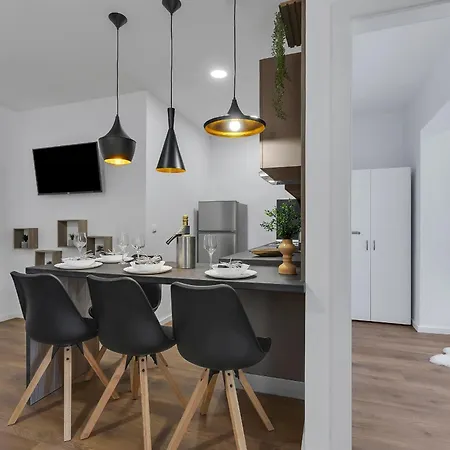 Apartment With Parking Space - 21544