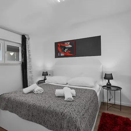 Apartment With A Parking Space - 21544
