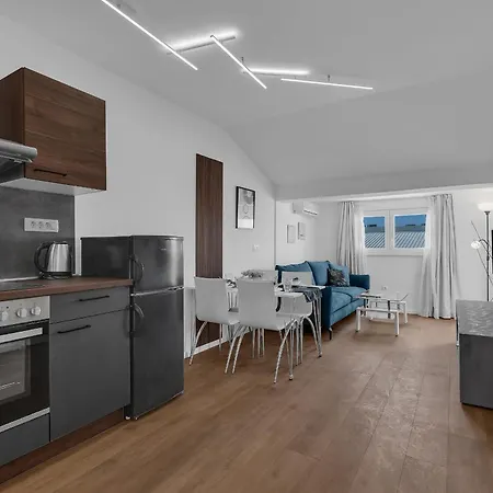 With A Parking Space - 21544 Apartment Makarska