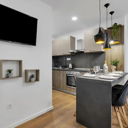 With A Parking Space - 21544 Makarska