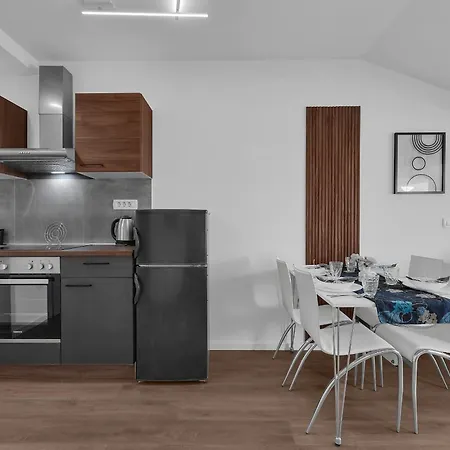 With A Parking Space - 21544 Makarska