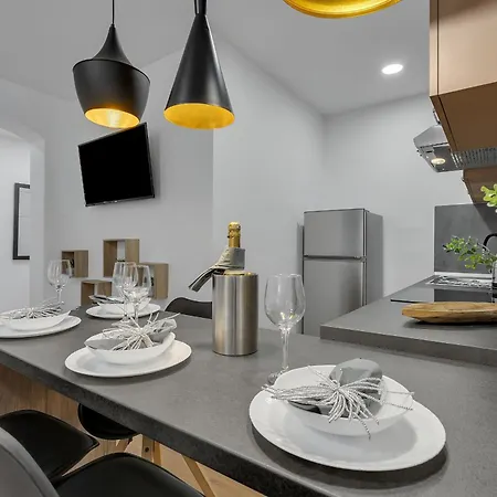 With A Parking Space - 21544 Apartment Makarska