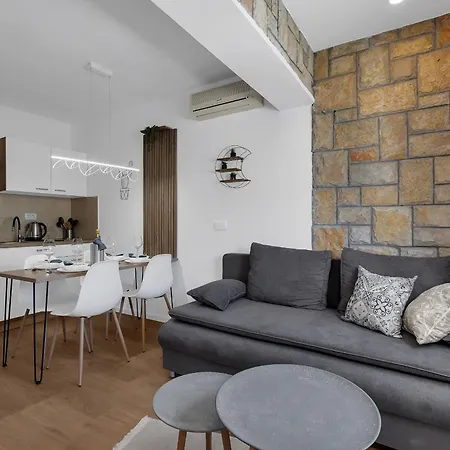 Apartment With A Parking Space - 21544 Makarska