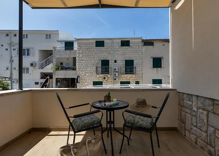 With Parking Space - 21544 Apartment Makarska