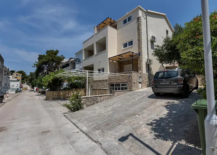 Apartment With Parking Space - 21544 *