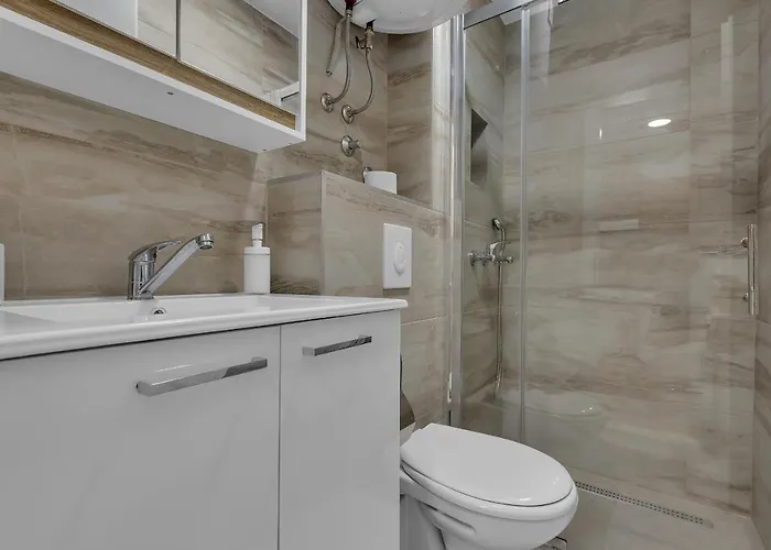 Apartment With Parking Space - 21544 Makarska