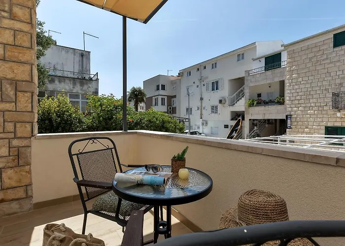 Apartment With Parking Space - 21544 Makarska