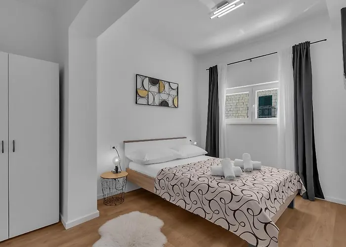 Apartment With Parking Space - 21544