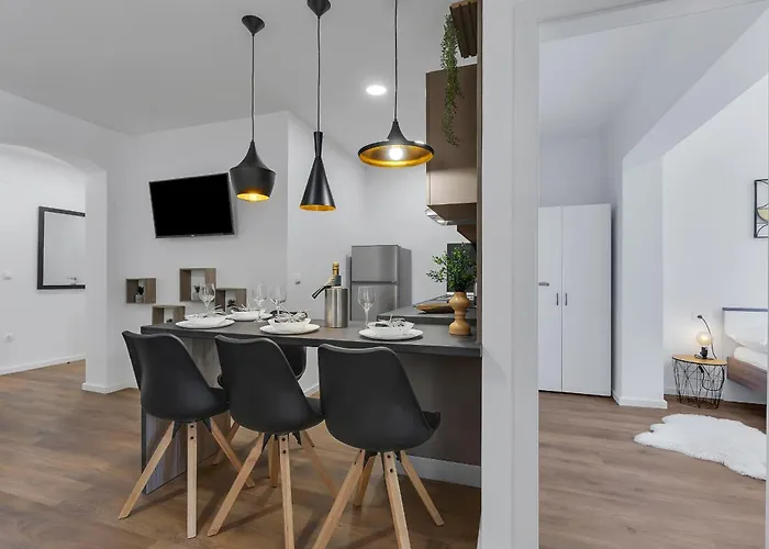 Apartment With Parking Space - 21544