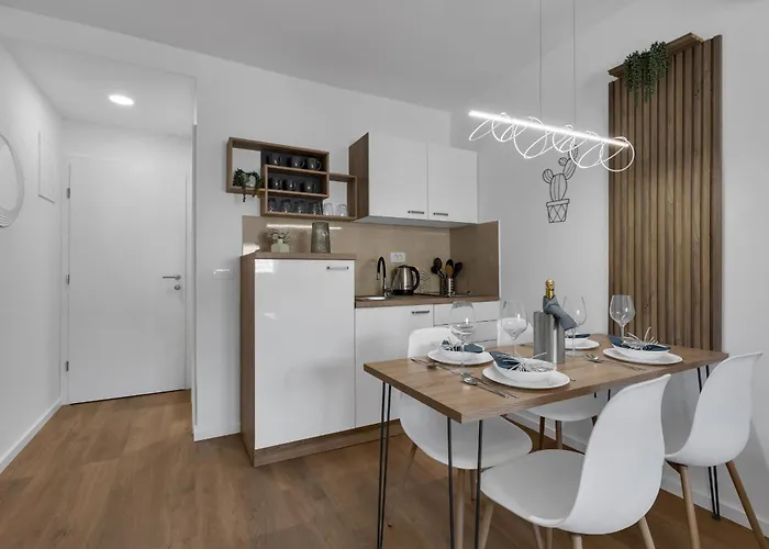 Apartment With Parking Space - 21544 *