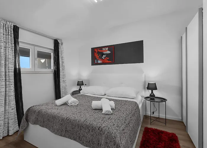 Apartment With Parking Space - 21544